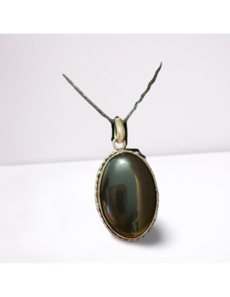 photo d\'un pendentif en Obsidienne larme d\'apache