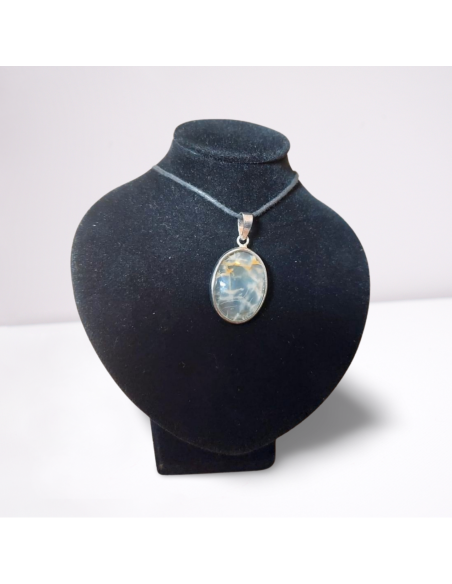 photo d'un pendentif en Topaze bleu