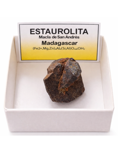 Staurolite: La pierre naturelle aux vertus protectrices et équilibrantes