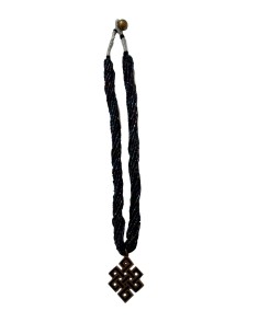 Collier en perle avec amulette nœud sans fin en Lapis-lazuli