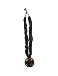 Collier en perle grise avec double amulette Om népalais