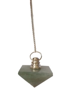Photo de Pendule pyramide en jade - Encens.fr - Boutique ésotérique en ligne - vente de Pendule pyramide en jade