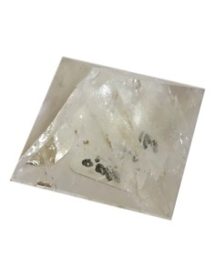 Photo de Pyramide en cristal de roche base 3 cm - Encens.fr - Boutique ésotérique en ligne - vente de Pyramide en cristal de roc